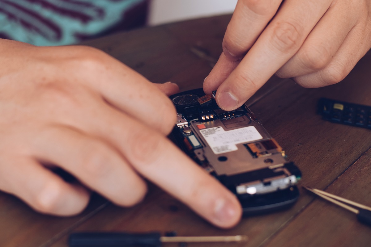 Naprawa telefonów door-to-door - dlaczego warto?