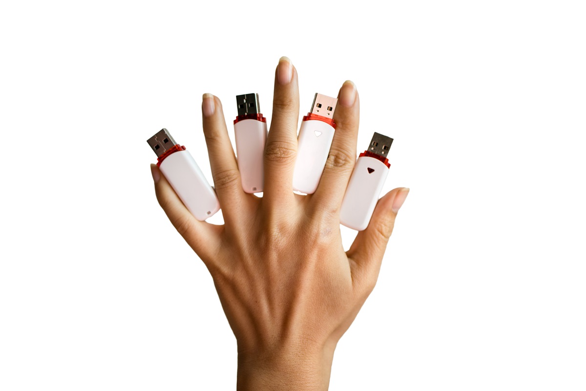 Pendrive z logo dla każdego pracownika - trend czy konieczność?