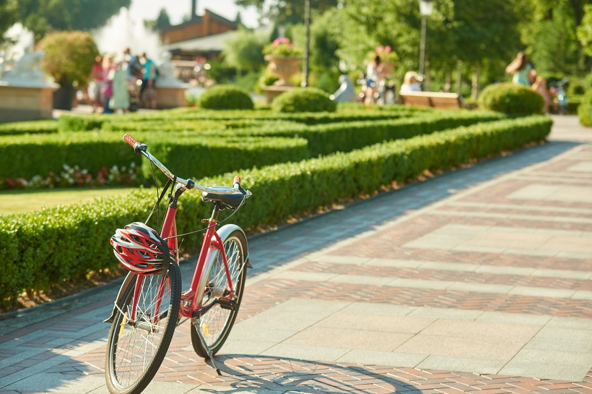 Odwiedź sklep rowerowy przed rozpoczęciem sezonu i uzupełnij swoje wyposażenie - co kupić?